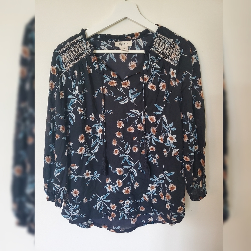 🌼 Like New Floral Flower Top- M